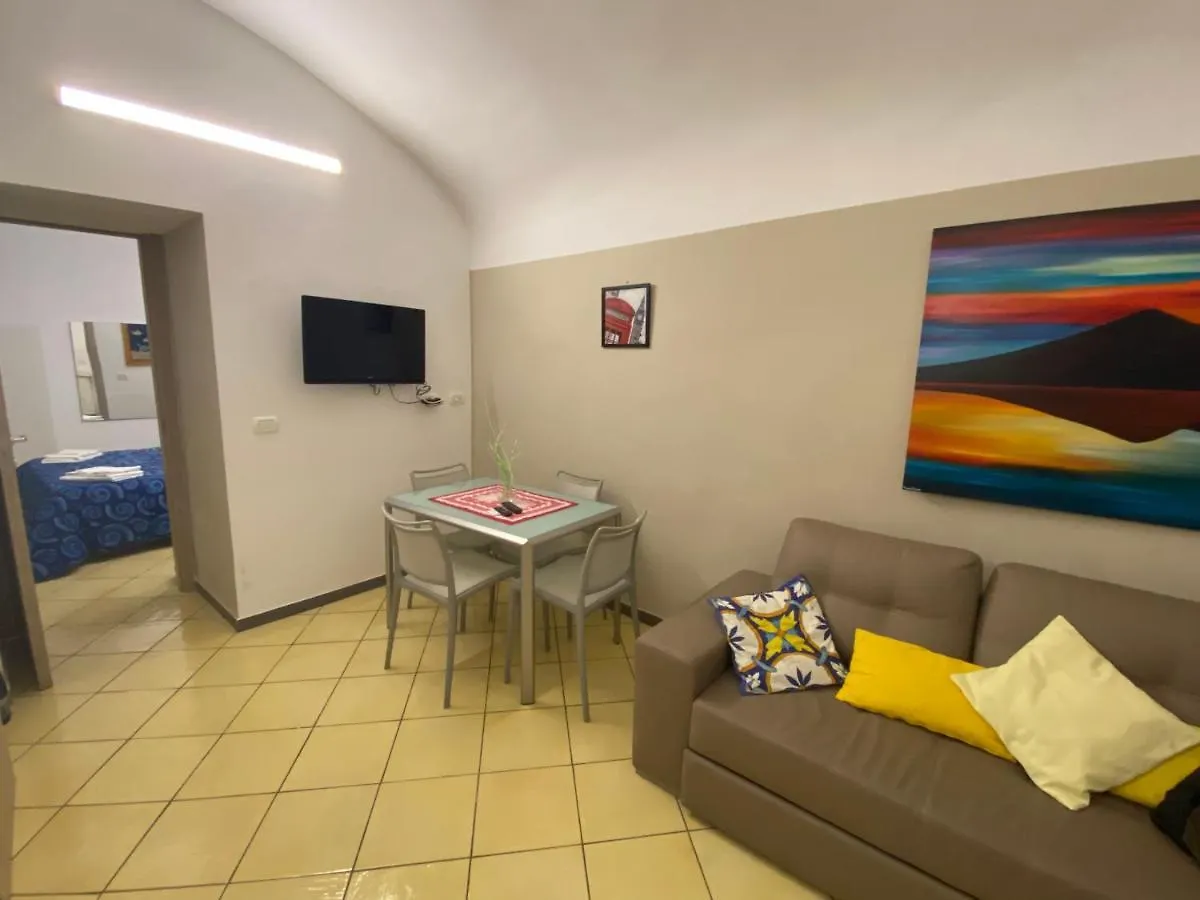 Kiki Suite Napoli Centro 0*,